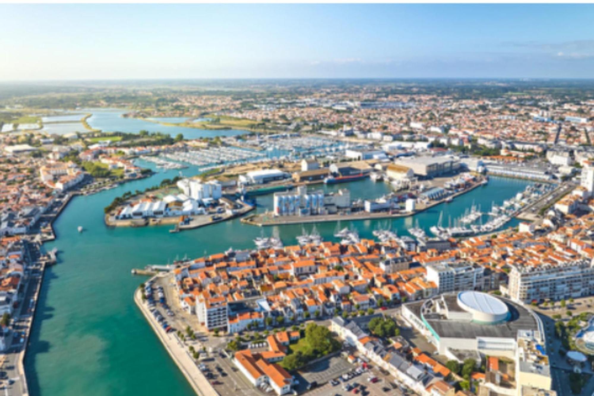 Pretty And Bright Studio With View On The Harbor Les Sables-dʼOlonne Eksteriør billede